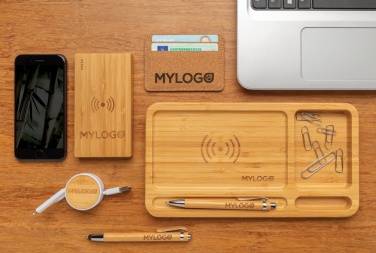 Logotrade Geschäftsgeschenke das Foto: Bambus Schreibtisch-Organizer mit 5W Wireless Charger