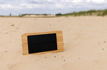 Logotrade Firmengeschenke das Foto: Sunwick 10.000mah Bambus Solar Powerbank