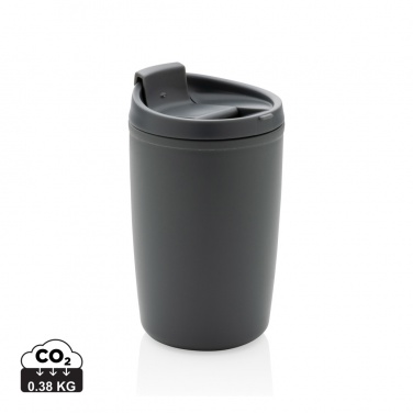 : GRS recycelter PP-Becher mit Flip-Deckel