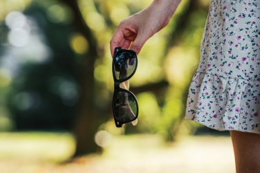 Logotrade Geschäftsgeschenke das Foto: Sonnenbrille aus Bambus und RCS recyceltem Kunststoff