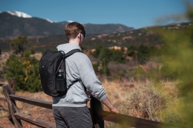 Logotrade Geschäftsgeschenke das Foto: Swiss Peak AWARE™ Easy Access 15.6" Laptop-Rucksack