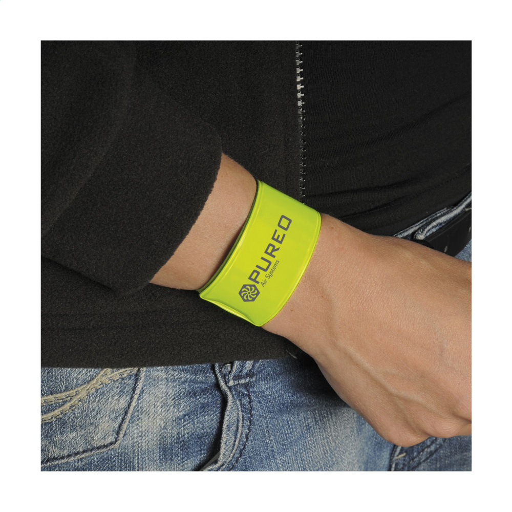 Logotrade Firmengeschenke das Foto: SnapWrap fluoreszierendes Armband