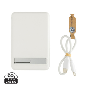 Logotrade Logogeschenke das Foto: Zen 5000mAh 5W magnetische Bambus-Powerbank aus RCS rPlastik