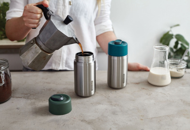 Logotrade Werbegeschenke das Foto: Black+Blum isolierter, auslaufsicherer Becher aus Edelstahl