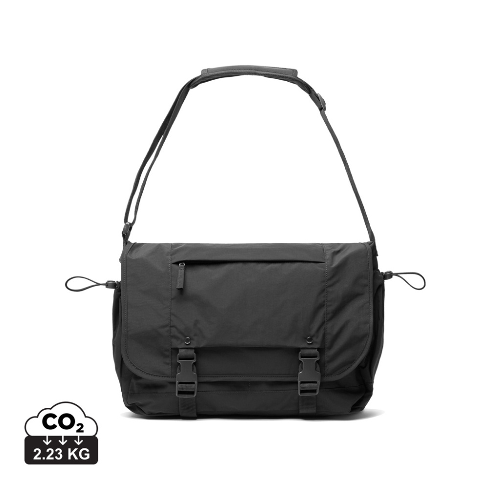 Logotrade Werbegeschenke das Foto: KENTO URBAN 15,6" Messenger aus RCS recyceltem Nylon