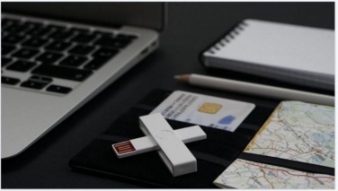 Logotrade reklaamkingituse foto: +ID ID-kaardi lugeja, USB, blisterpakendis, valge