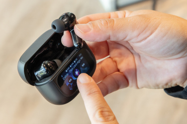 Logo trade meene pilt: Airtune puutetundliku ekraaniga ANC kõrvaklapid