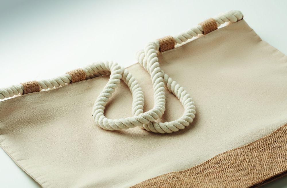 Logo trade reklaamkingituse pilt: MAKENKE purjeriidest rannakott