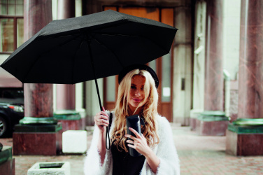 Logo trade reklaamkingitused foto: HITHERE kinkekomplekt termospudeli ja vihmavarjuga