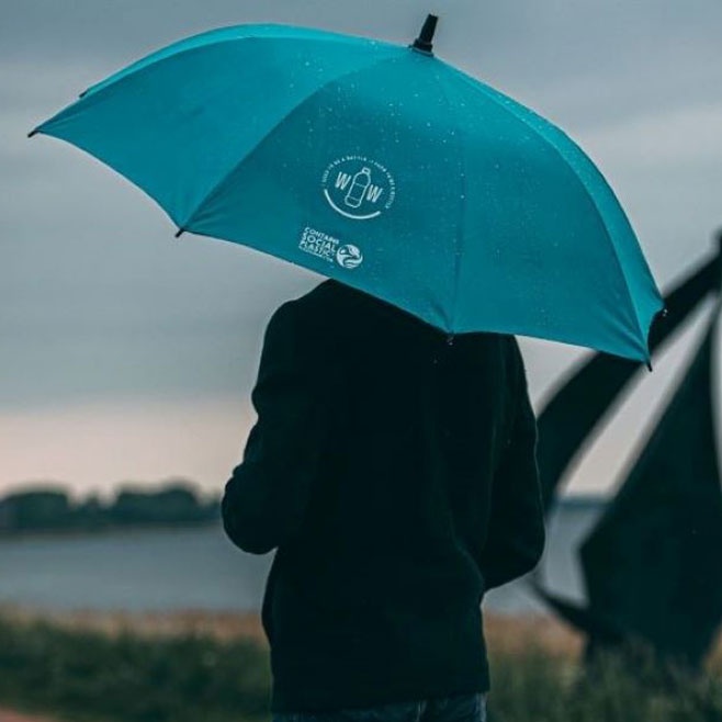 Logotrade mainoslahjat ja liikelahjat tuotekuva: Kierrätysmuovinen (RPET) sateenvarjo, turkoosinsininen