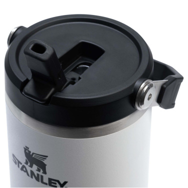 Logotrade liikelahja mainoslahja kuva: Stanley IceFlow™ 2.0 890 ml eristetty ruostumattomasta teräksestä valmistettu juomapullo, jossa on kääntyvä pilli