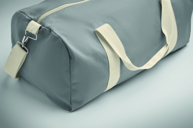 Logotrade biznesa dāvanas foto: Pārstrādāts duffle soma 320 gr/m²