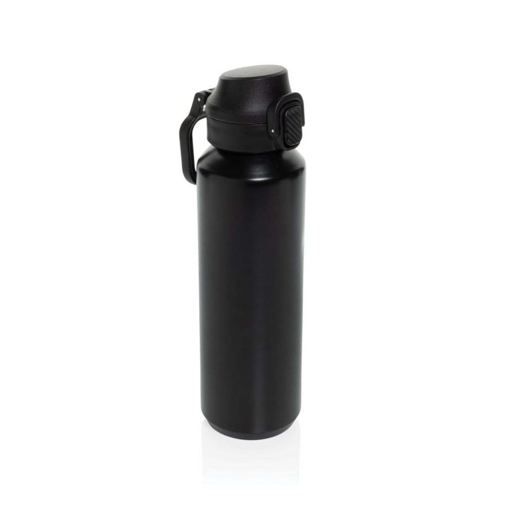 Logotrade korporatīvās dāvanas foto: Via RCS Re-steel slēdzama sporta pudele 600ML