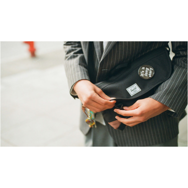 Logotrade dāvanas foto: Herschel Cove pārstrādāta kurjera soma 22,5L