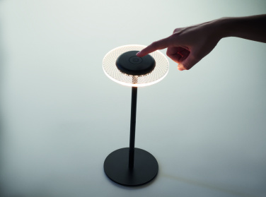 Logotrade korporatīvās dāvanas foto: Uzlādējama dzelzs galda lampa