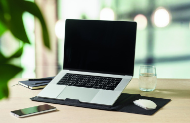 Лого трейд pекламные cувениры фото: 16 inch felt laptop sleeve