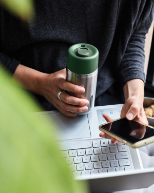 Логотрейд бизнес-подарки картинка: Черный + Blum изолированный герметичный дорожный стакан из нержавеющей стали