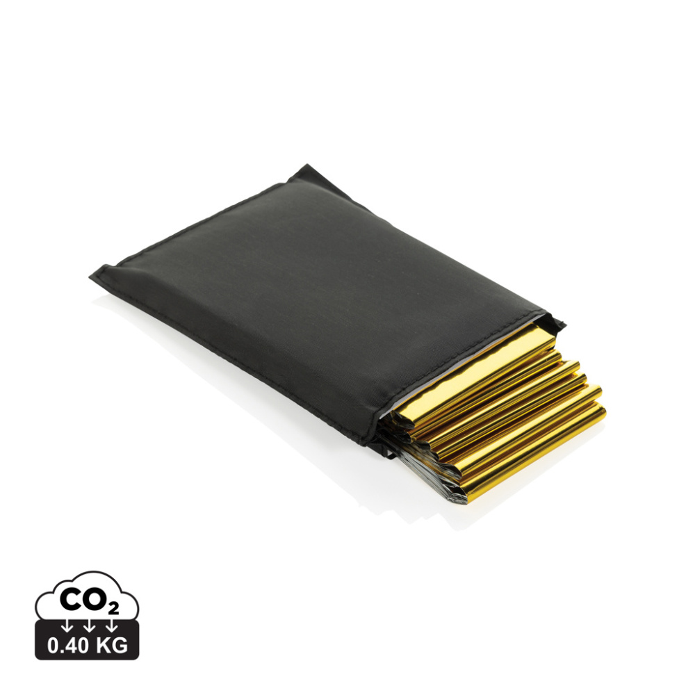 Логотрейд pекламные cувениры картинка: Аварийное одеяло Solra в упаковке из переработанного RPET-материала RCS