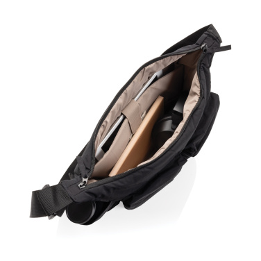 Логотрейд pекламные cувениры картинка: Сумка-мессенджер KENTO URBAN RCS из переработанного нейлона с мягкой подкладкой