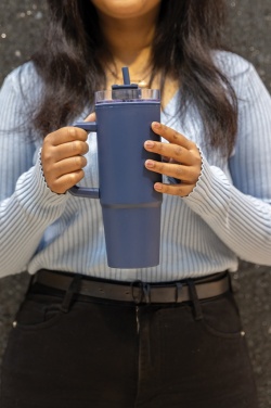 Logotrade profilreklam bild: Tana mugg med handtag 900ml RCS återvunnen plast