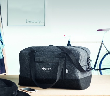 Logotrade reklamprodukter bild: Weekend bag i RPET-filt