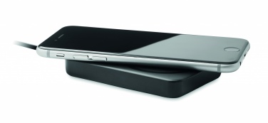 Logotrade reklamprodukter bild: Powerbank trådlösladdning 15W, 5000 mAh