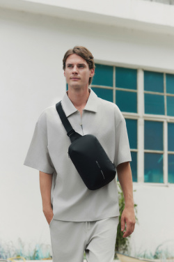 Logotrade reklamprodukter bild: Urban Vattenresistent Expanderbar Cross Body